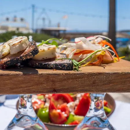 Villa Splendid Santorini With Sea View And Hottub