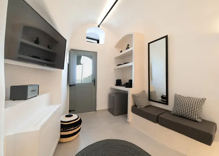 Splendid Santorini With Sea View And Hottub * Oia