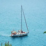 Villa Splendid Santorini With Sea View And Hottub Oia